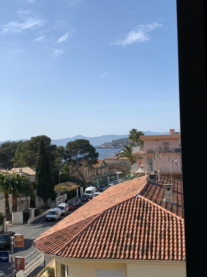 Plage A 200 Metres. Vue Mer Et Esterel ! Renove Apartment Saint-Raphael  Luaran gambar