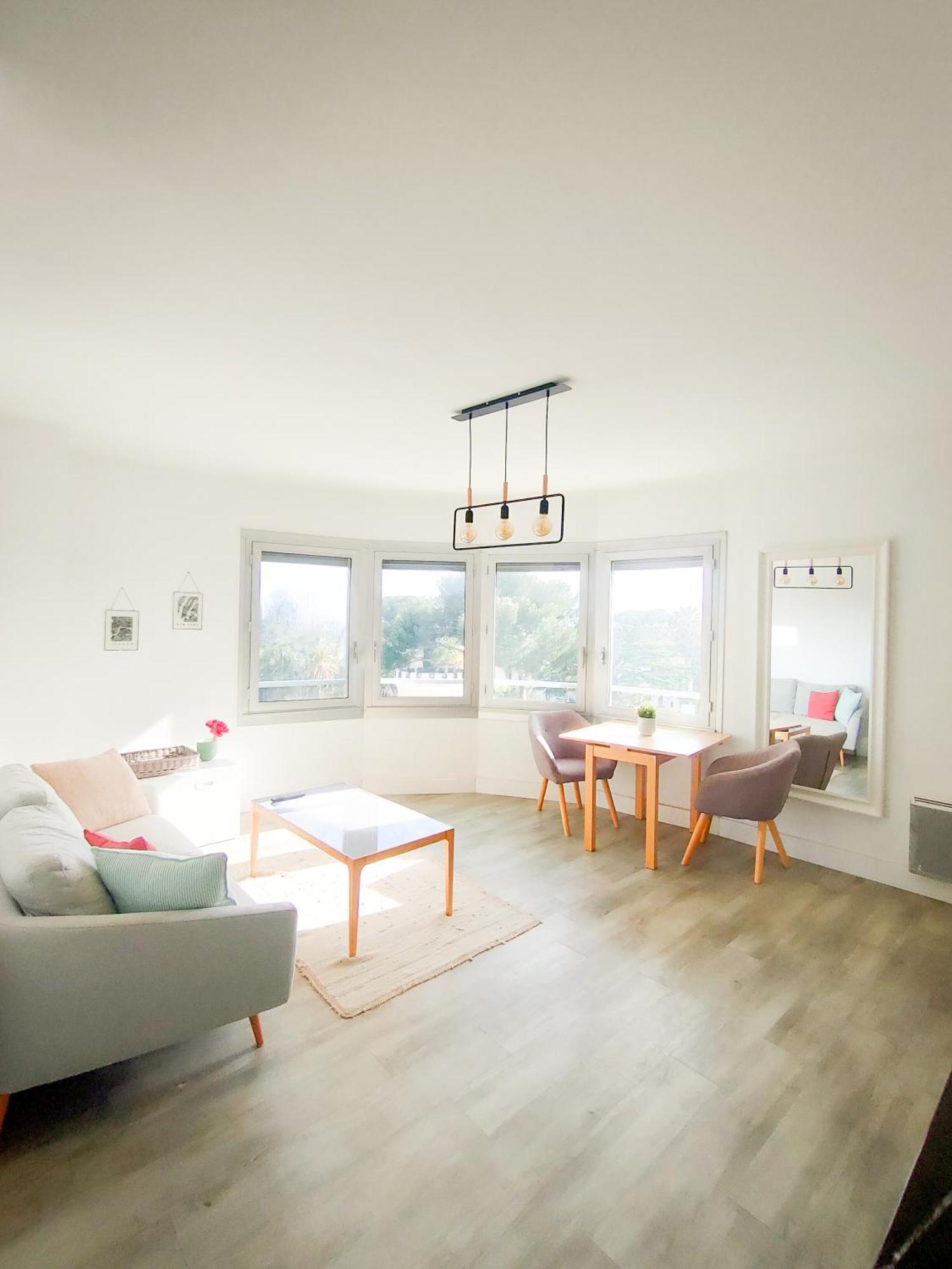 Plage A 200 Metres. Vue Mer Et Esterel ! Renove Apartment Saint-Raphael  Luaran gambar